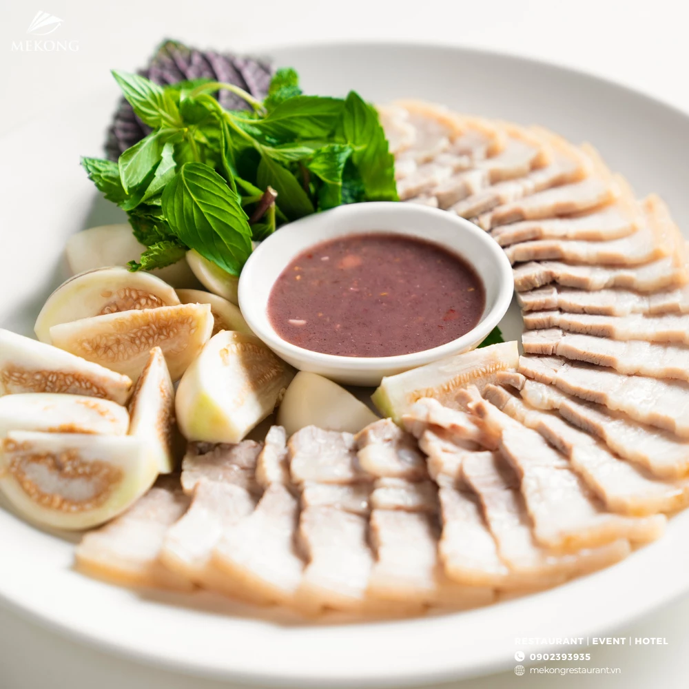 Thịt luộc cà pháo mắm tôm