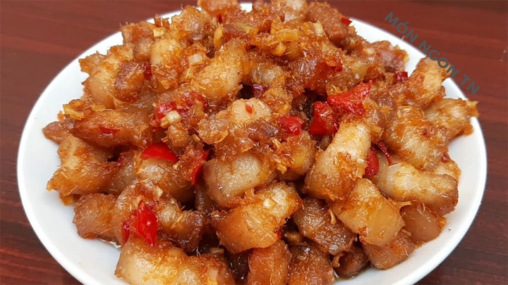 Ba chỉ xào xã ớt